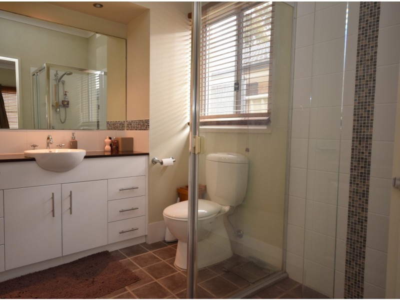 11 Lacebark Grove, Worrigee NSW 2540