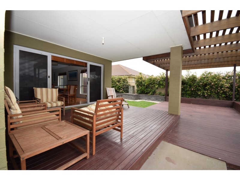 11 Lacebark Grove, Worrigee NSW 2540