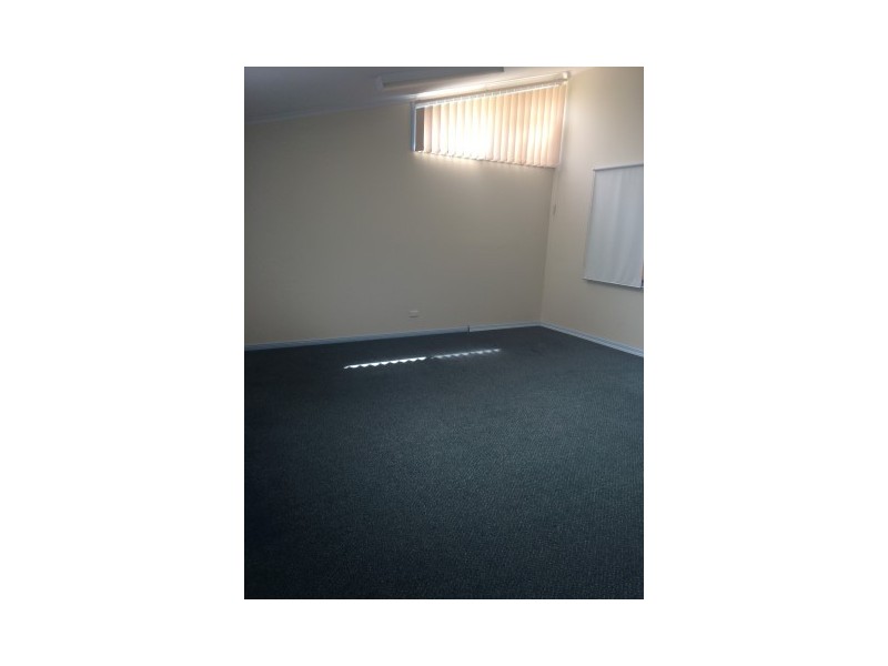Office / 390 Princes Highway, Bomaderry NSW 2541