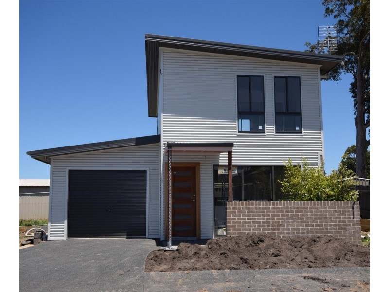 2/25 Royal Street, Worrigee NSW 2540