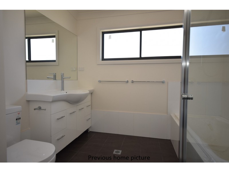 2/25 Royal Street, Worrigee NSW 2540