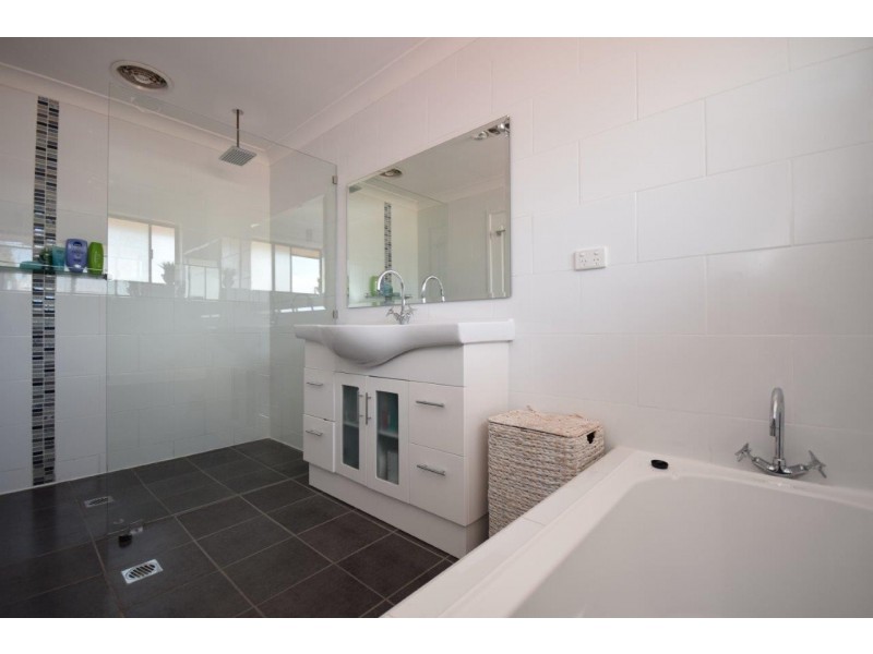 12 McMahons Road, North Nowra NSW 2541