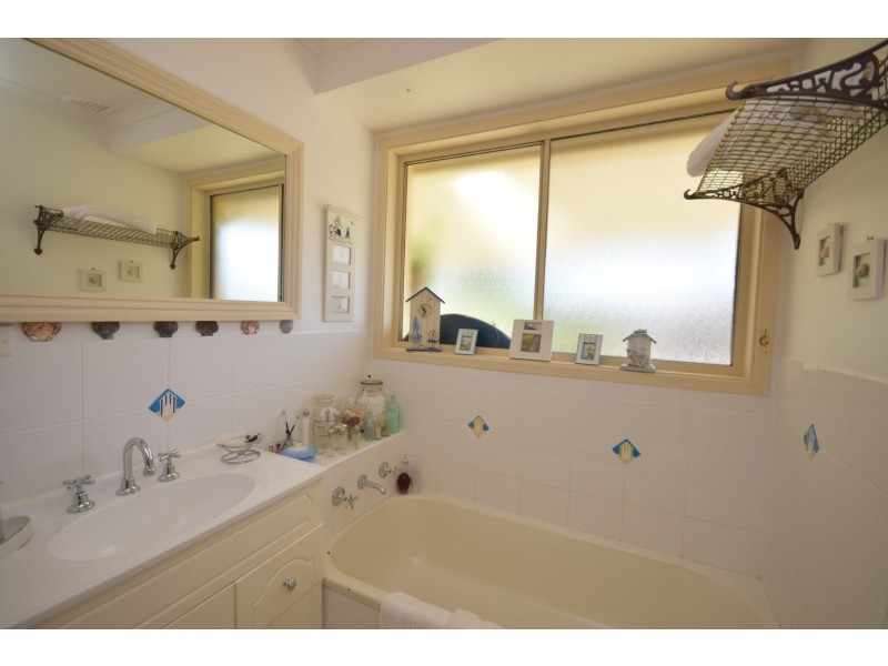 95 McMahons Road, North Nowra NSW 2541