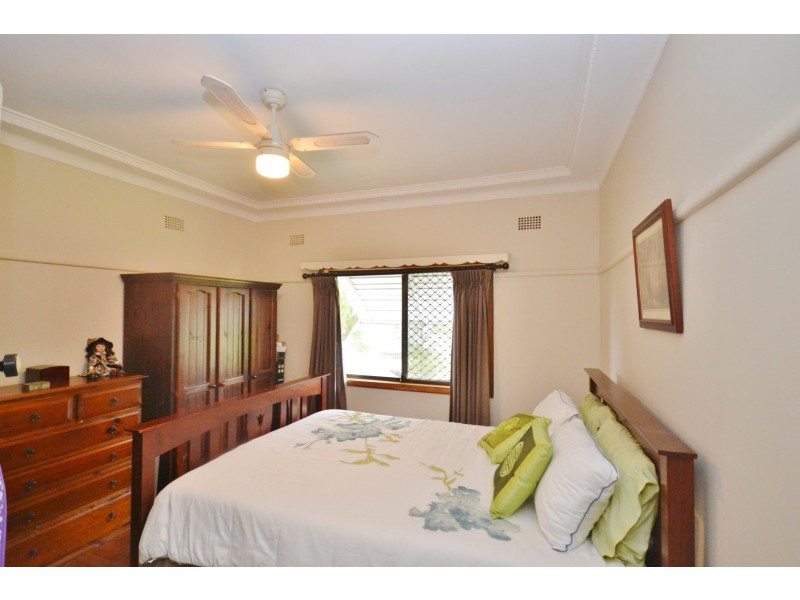 42 Bunberra Street, Bomaderry NSW 2541