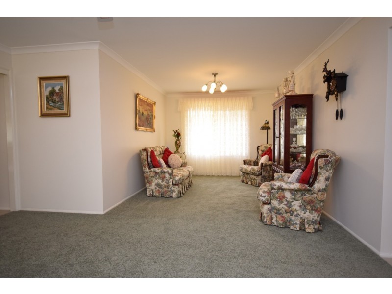 17 Kardella Avenue, Nowra NSW 2541