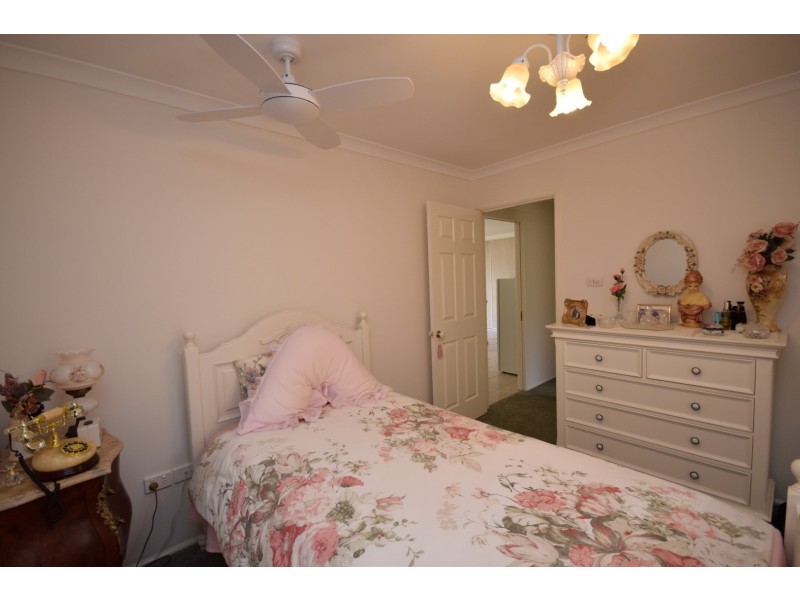 17 Kardella Avenue, Nowra NSW 2541