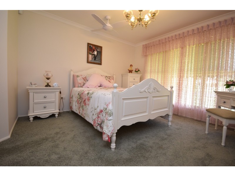 17 Kardella Avenue, Nowra NSW 2541