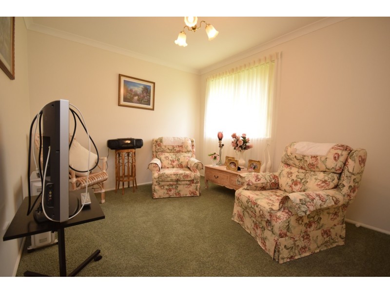 17 Kardella Avenue, Nowra NSW 2541