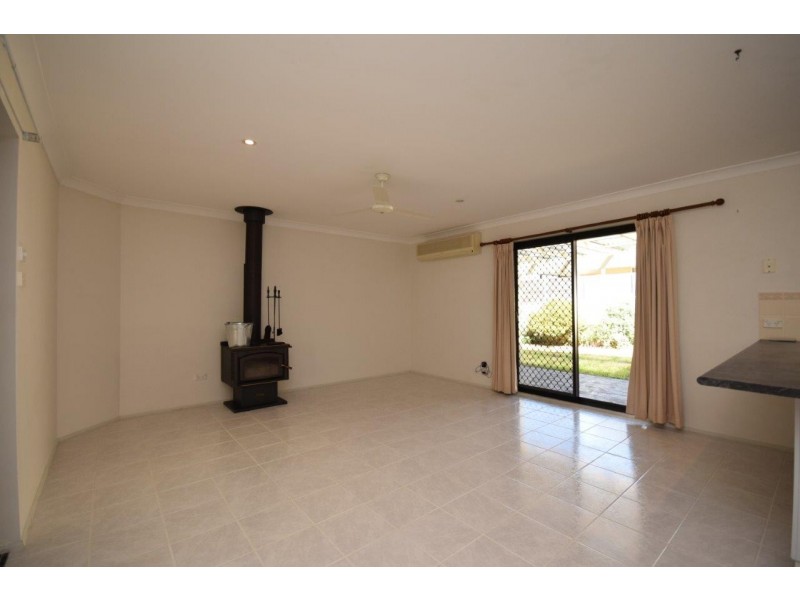 19 Lydon Crescent, West Nowra NSW 2541