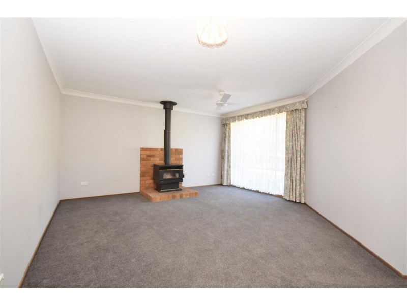 22 Illawarra Circuit, Worrigee NSW 2540