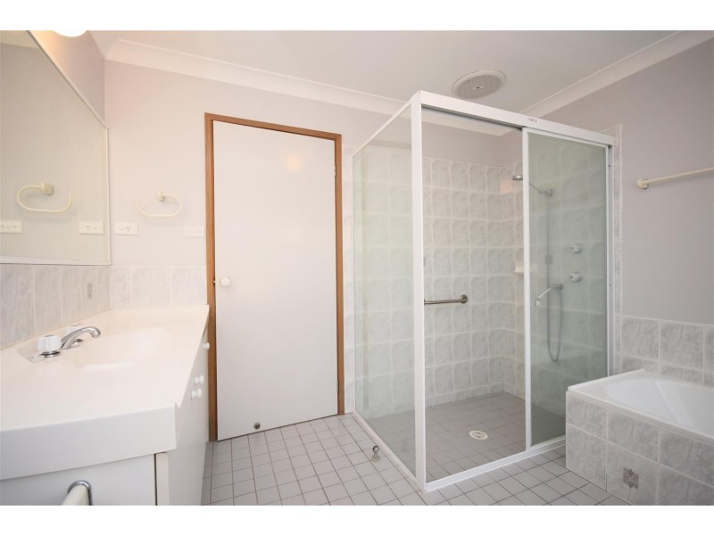 22 Illawarra Circuit, Worrigee NSW 2540