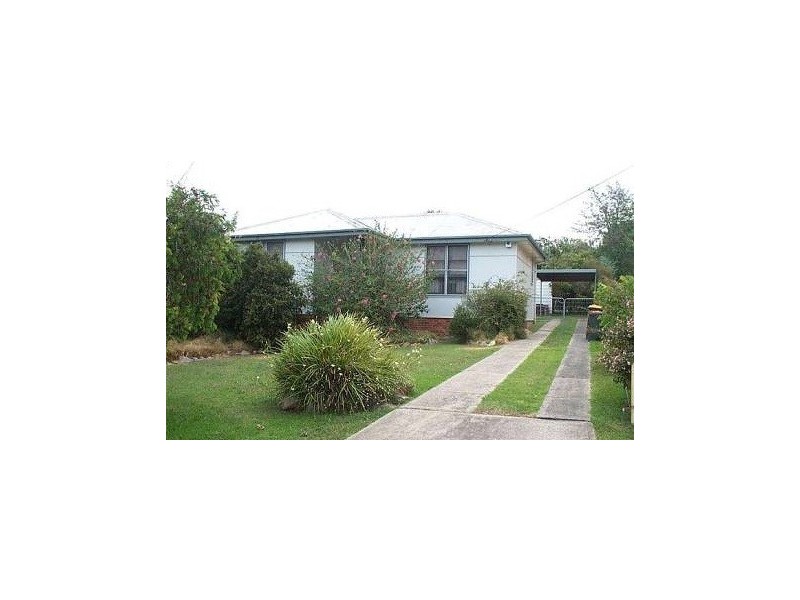 5 Elizabeth Avenue, Nowra NSW 2541
