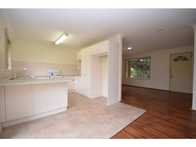 1/28 Numrock Close, Bomaderry NSW 2541