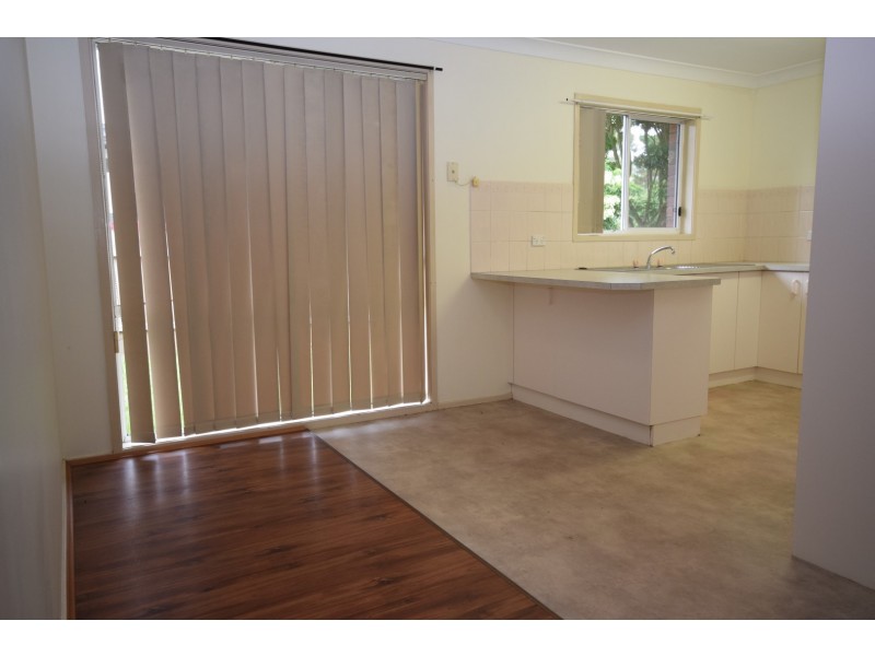 1/28 Numrock Close, Bomaderry NSW 2541