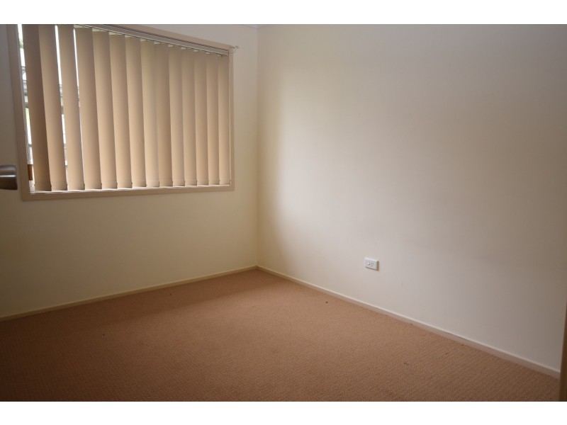 1/28 Numrock Close, Bomaderry NSW 2541