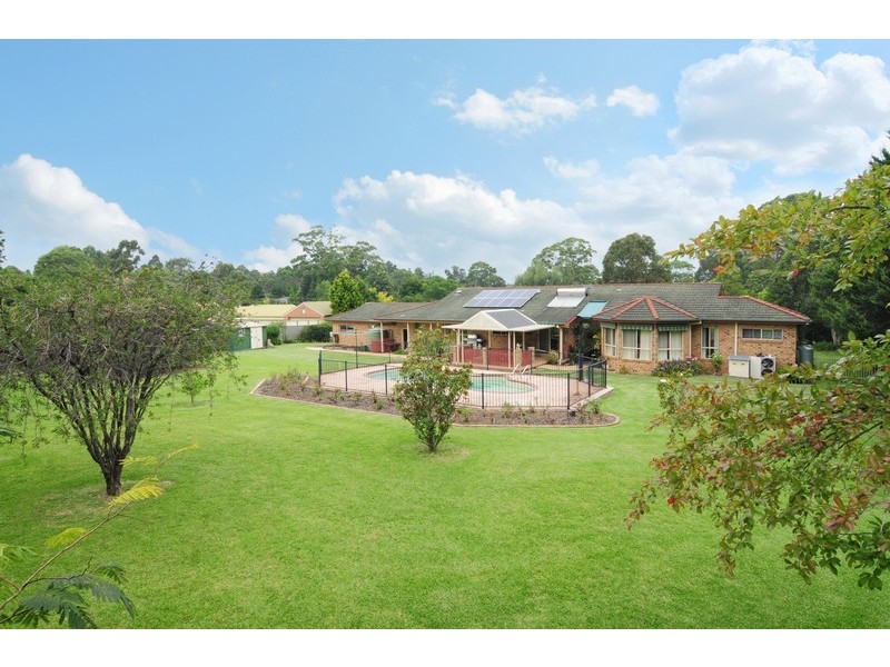 8 Tartarian Crescent, Bomaderry NSW 2541