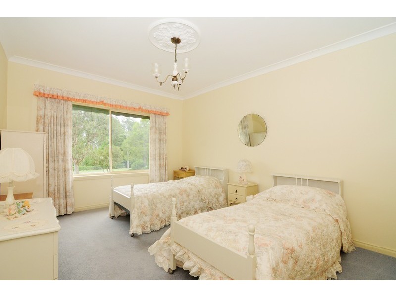 8 Tartarian Crescent, Bomaderry NSW 2541