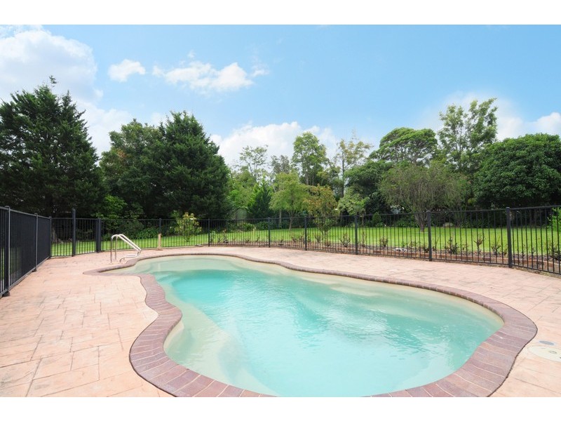 8 Tartarian Crescent, Bomaderry NSW 2541