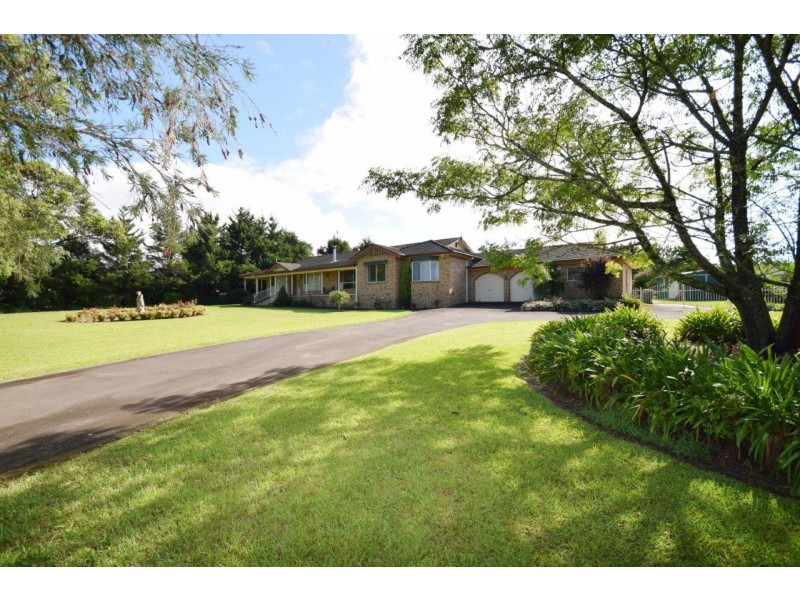 8 Tartarian Crescent, Bomaderry NSW 2541