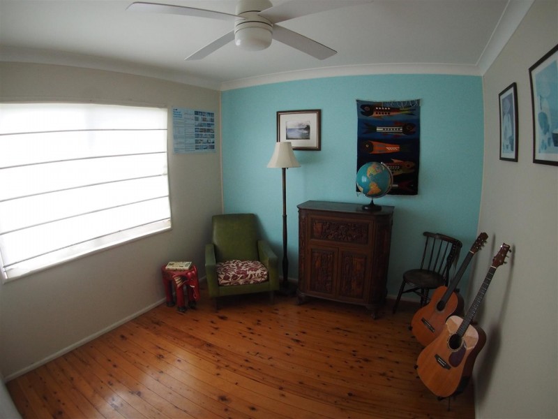 16 Renown Avenue, Shoalhaven Heads NSW 2535