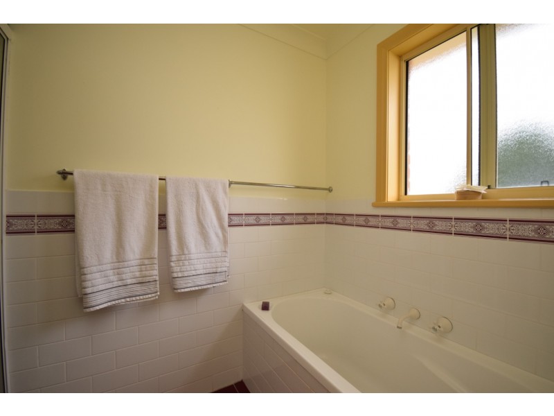 112 Warren Avenue, North Nowra NSW 2541