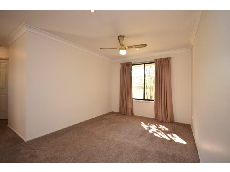 19 Lydon Crescent, West Nowra NSW 2541