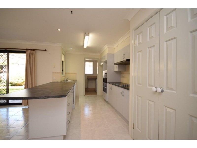 19 Lydon Crescent, West Nowra NSW 2541