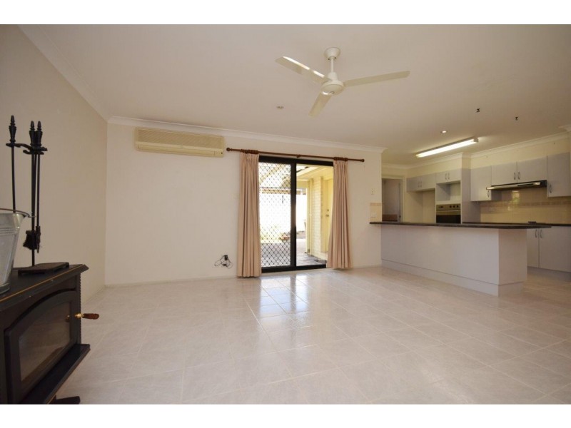 19 Lydon Crescent, West Nowra NSW 2541