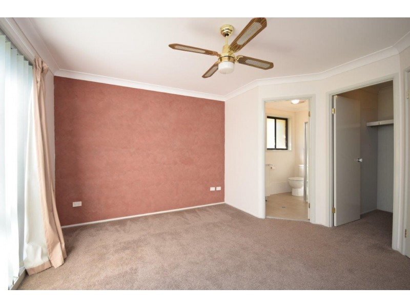 19 Lydon Crescent, West Nowra NSW 2541