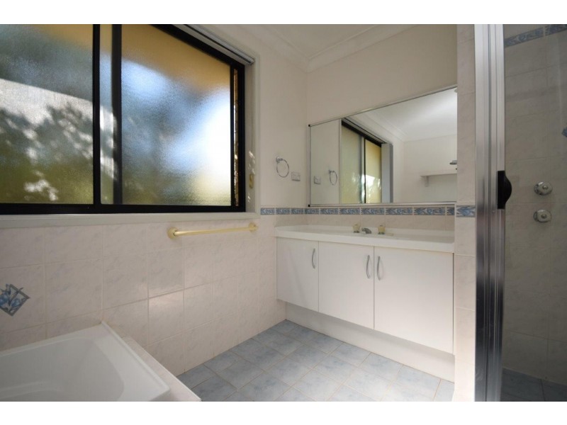 19 Lydon Crescent, West Nowra NSW 2541