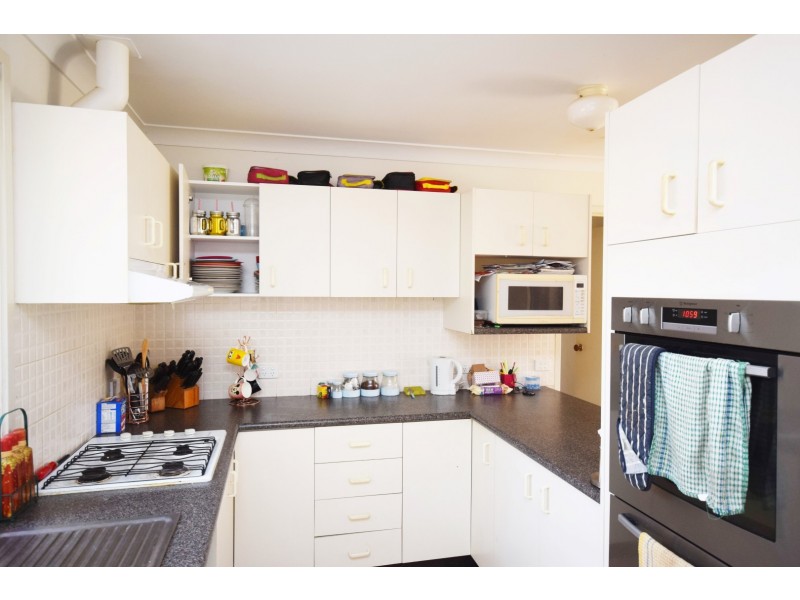 15 Illawarra Circuit, Worrigee NSW 2540