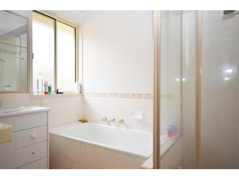 15 Illawarra Circuit, Worrigee NSW 2540