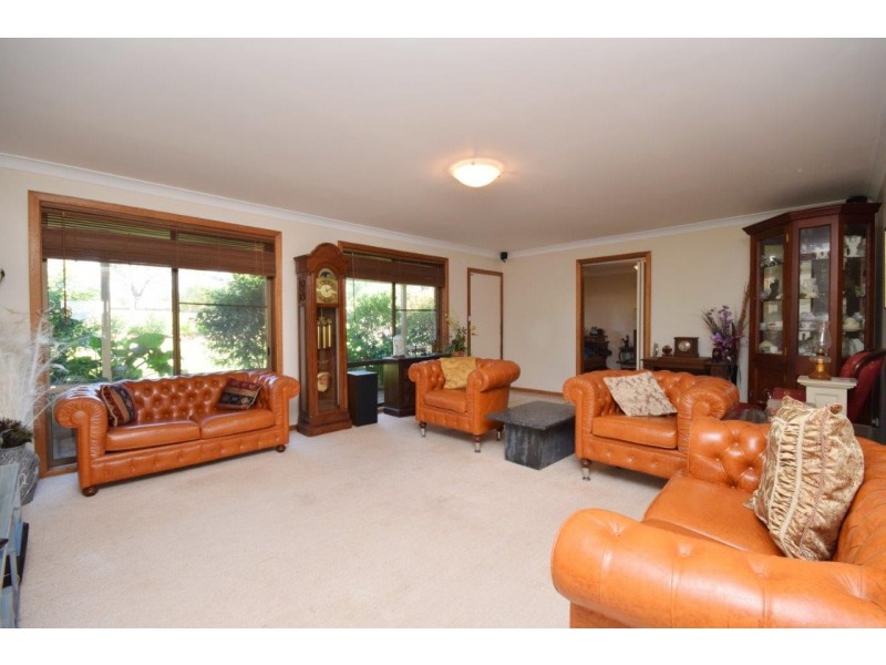 17 Greenmeadow Lane, Nowra Hill NSW 2540