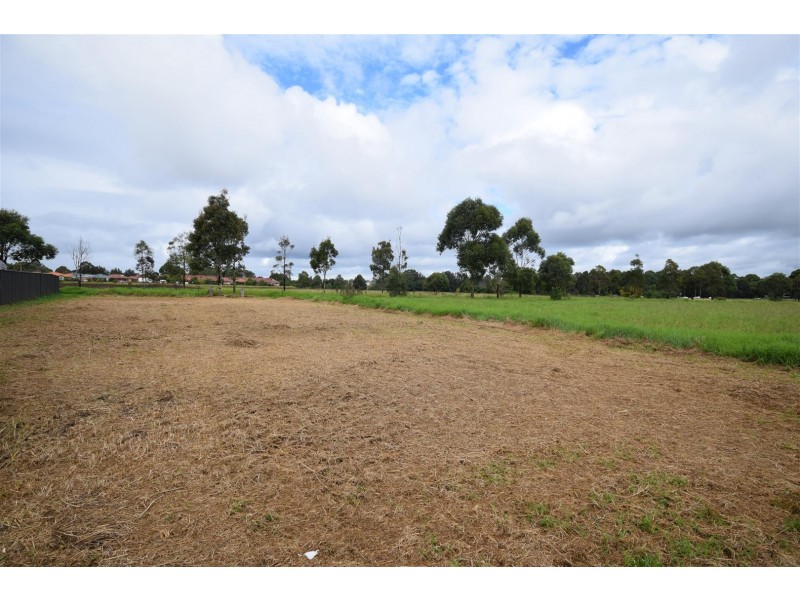 42 Lyrebird Drive, Nowra NSW 2541