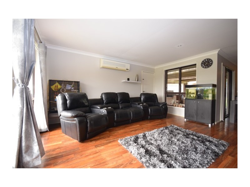 8 Purdie Crescent, Nowra NSW 2541