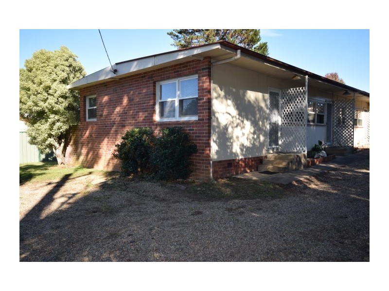 1/17 Meroo Rd, Bomaderry NSW 2541