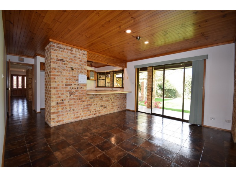 2 Chestnut Avenue, Bomaderry NSW 2541