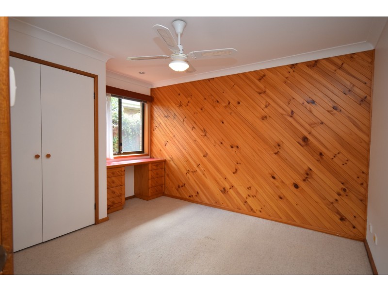 2 Chestnut Avenue, Bomaderry NSW 2541