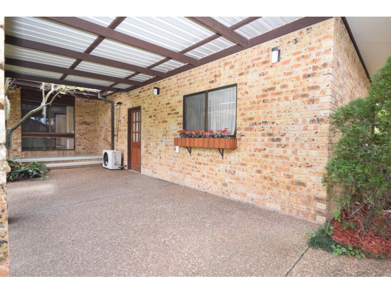 2 Chestnut Avenue, Bomaderry NSW 2541