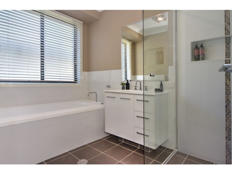 16 Denbigh Place, South Nowra NSW 2541