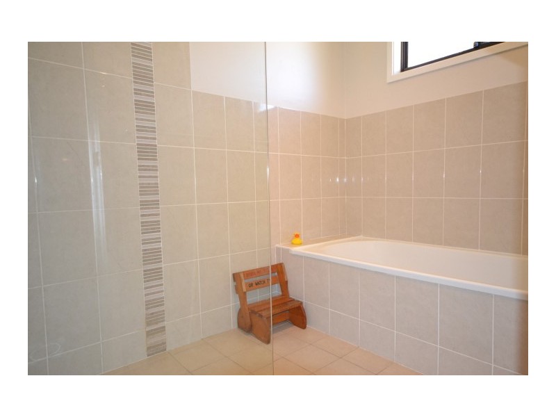 12 Turley Avenue, Bomaderry NSW 2541