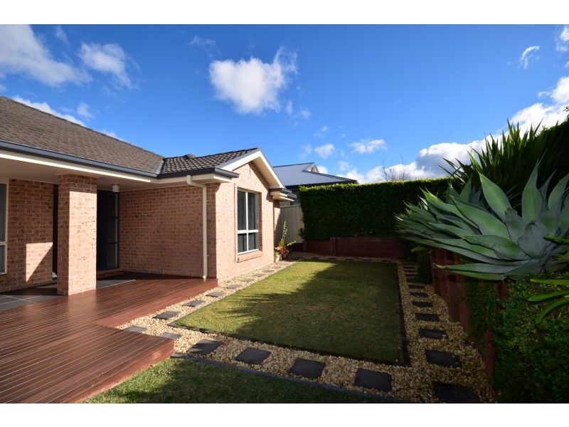 21 Emerald Drive, Meroo Meadow NSW 2540