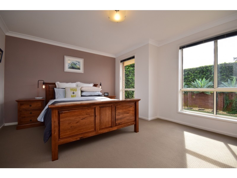 21 Emerald Drive, Meroo Meadow NSW 2540