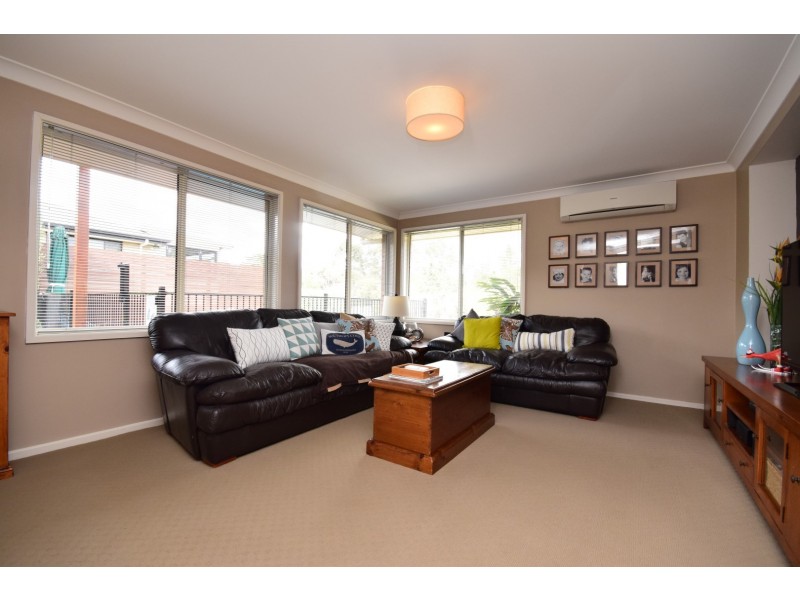 21 Emerald Drive, Meroo Meadow NSW 2540