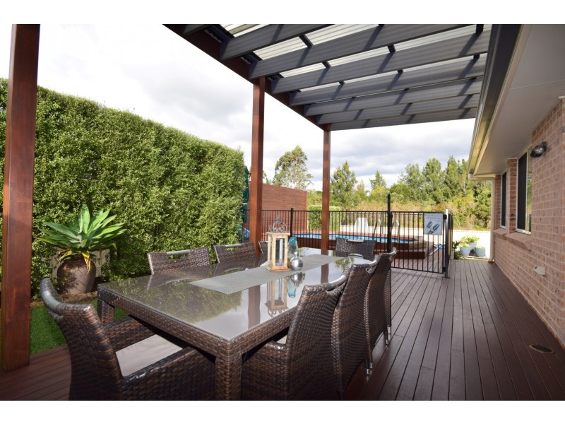 21 Emerald Drive, Meroo Meadow NSW 2540