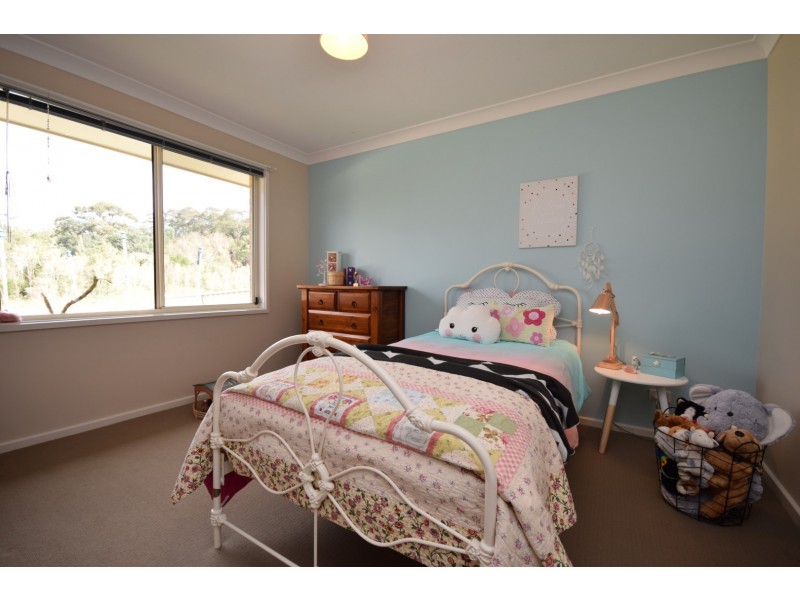 21 Emerald Drive, Meroo Meadow NSW 2540