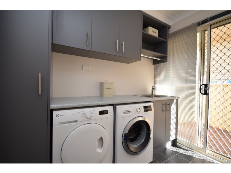 21 Emerald Drive, Meroo Meadow NSW 2540