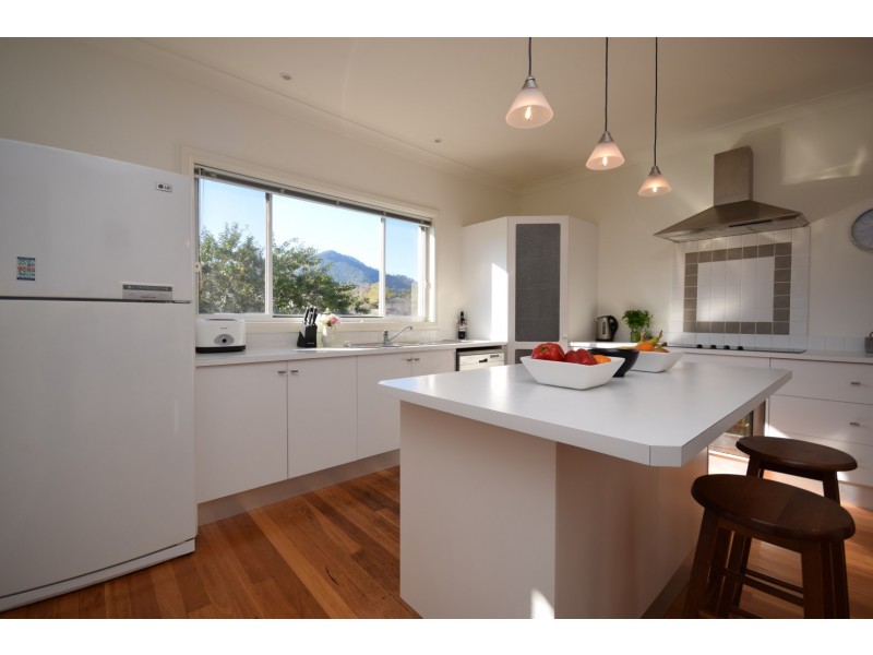 6 The Vale, Cambewarra NSW 2540