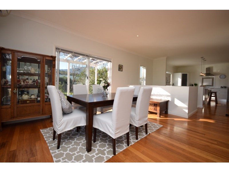 6 The Vale, Cambewarra NSW 2540