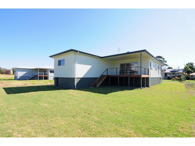 54 Lyrebird Drive, Nowra NSW 2541 Raine & Horne Nowra * Shoalhaven